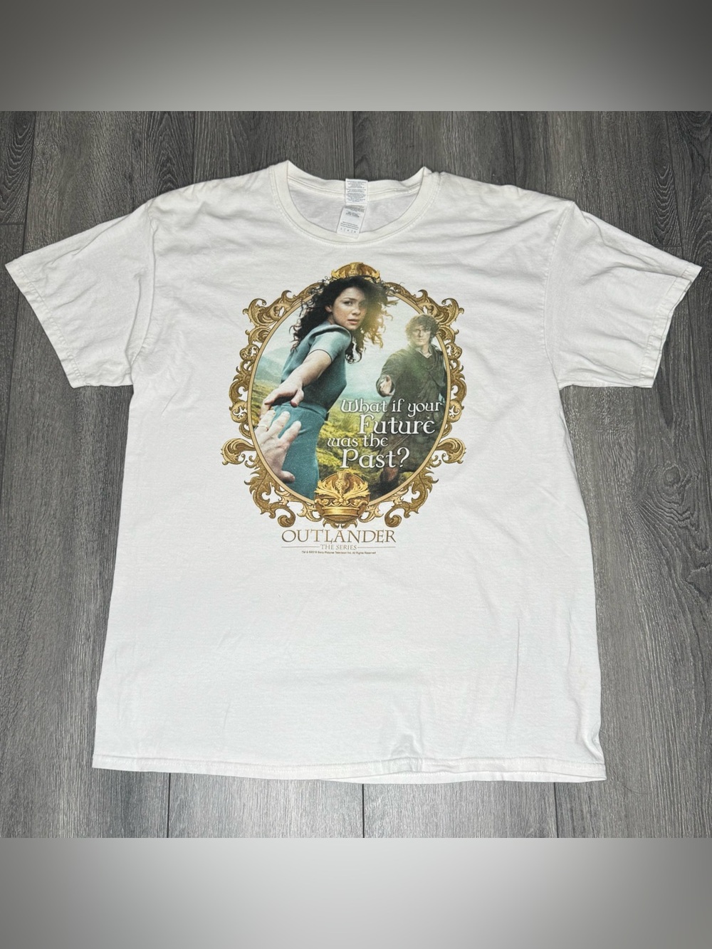 Outlander TV Series White Promo T-Shirt 2016 Sony Pictures Claire Jamie Fraser